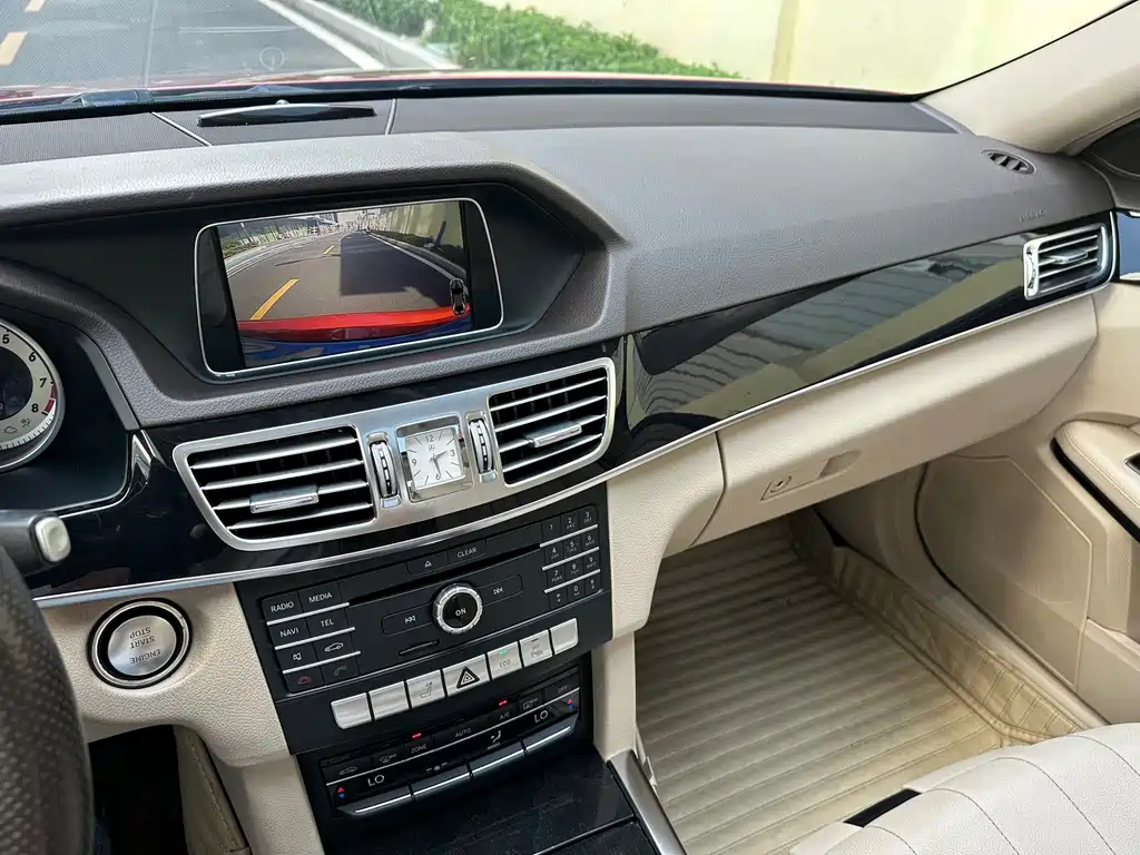 Mercedes-Benz E-Class 2015 — фото 15