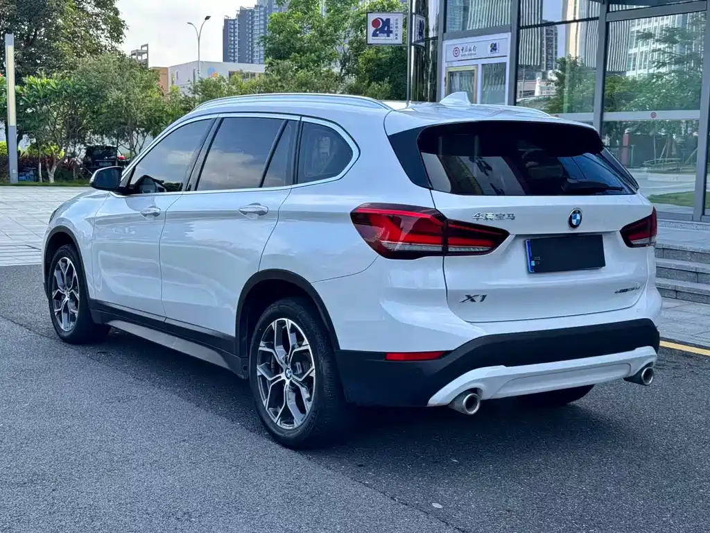 BMW X1 2022 — фото 4