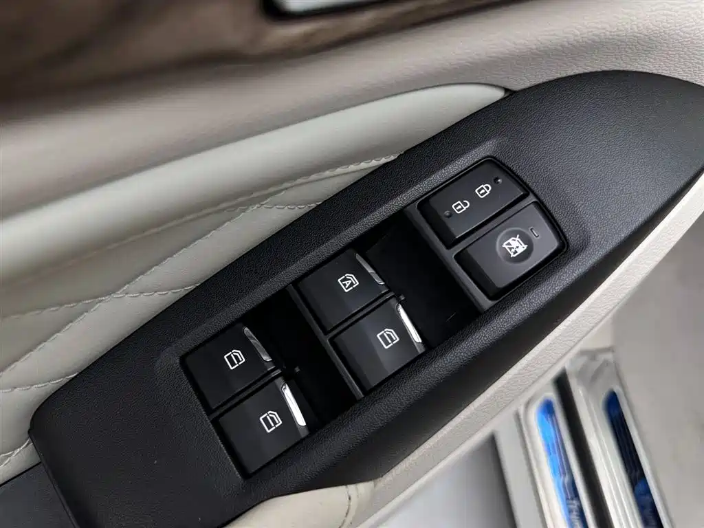 GAC Trumpchi M8 2019 — фото 25