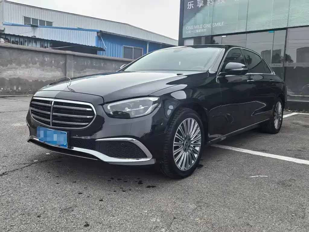 Mercedes-Benz E-Class 2023 — фото 1