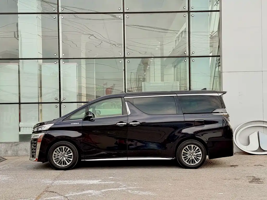 Toyota Vellfire 2021 — фото 8
