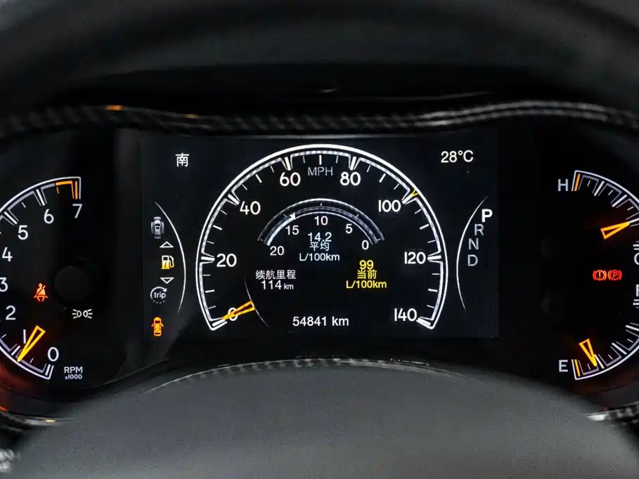 Jeep Grand Cherokee 2023 — фото 8
