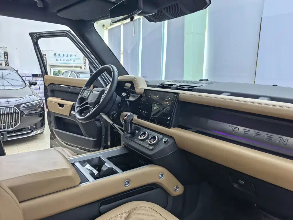 Land Rover Defender 2025 — фото 6