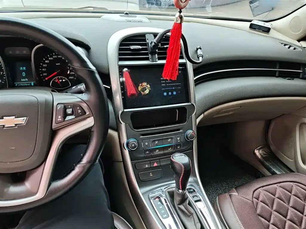 Chevrolet Malibu 2015 — фото 10