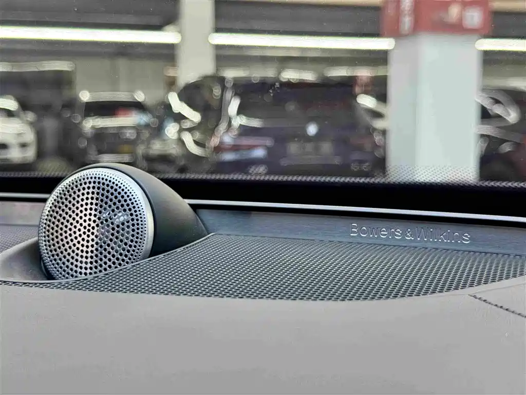 Volvo XC90 2018 — фото 10
