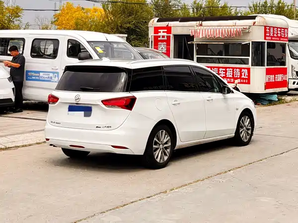 Buick GL6 2022