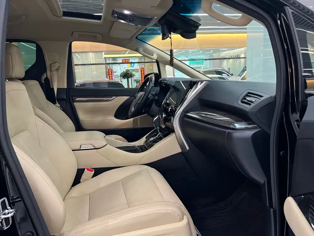 Toyota Alphard 2023 — фото 6