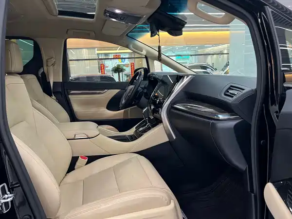 Toyota Alphard 2023