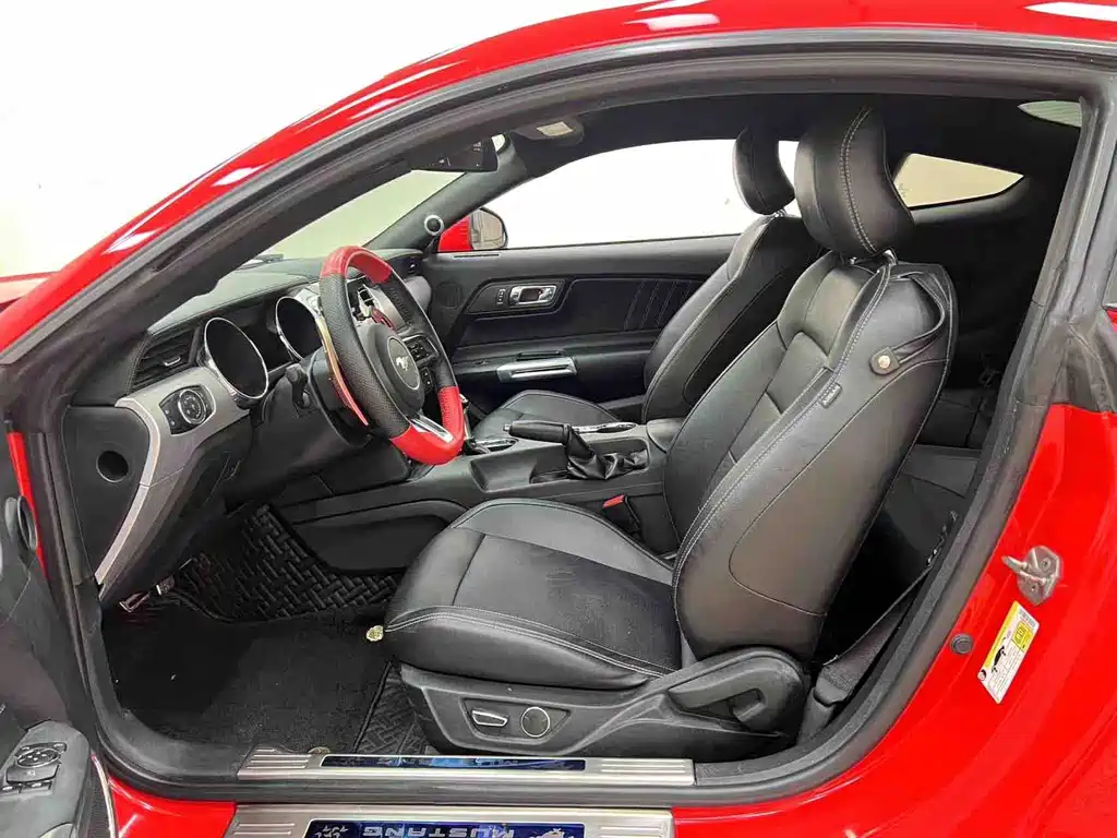 Ford Mustang 2018 — фото 14