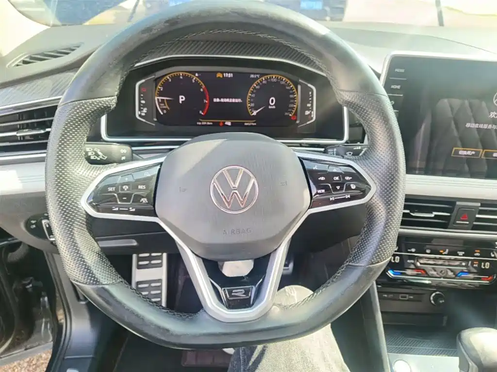 Volkswagen Tiguan L 2022 — фото 11