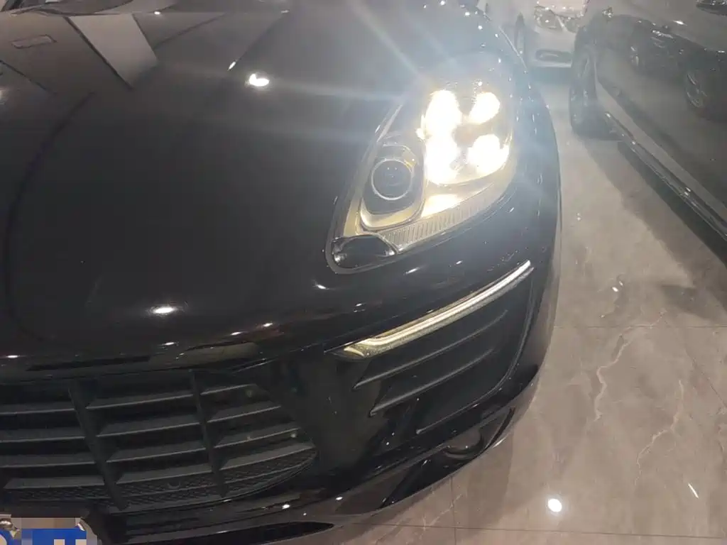 Porsche Macan 2015 — фото 18