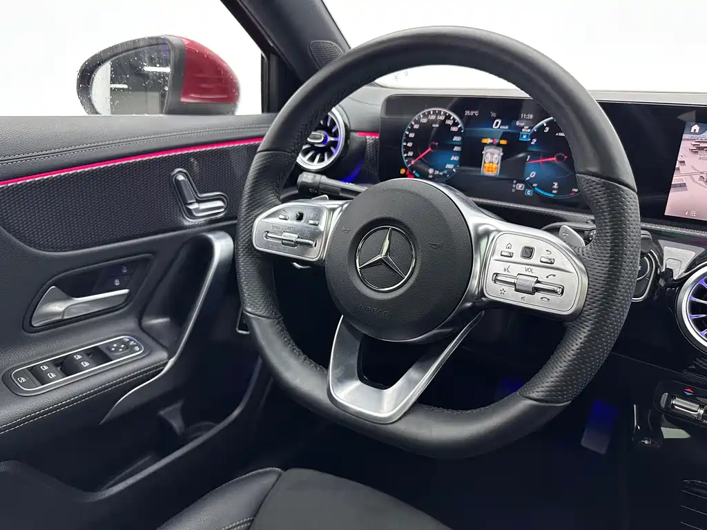 Mercedes-Benz A-Class 2023 — фото 9