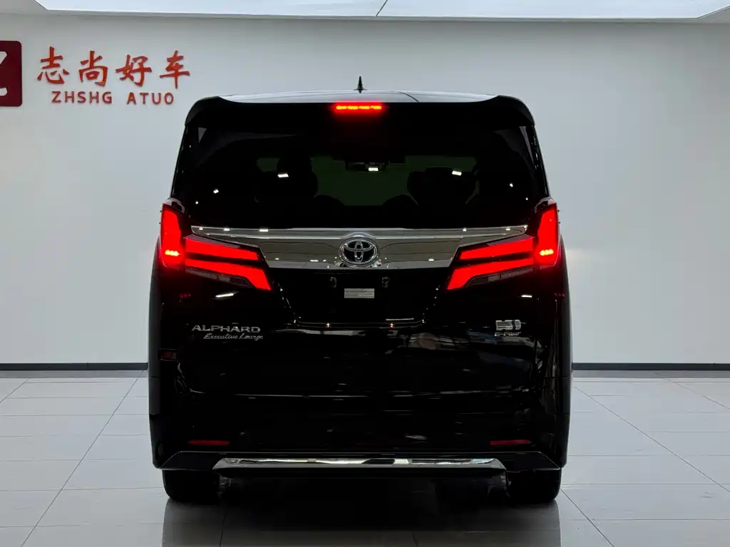 Toyota Alphard 2022 — фото 14
