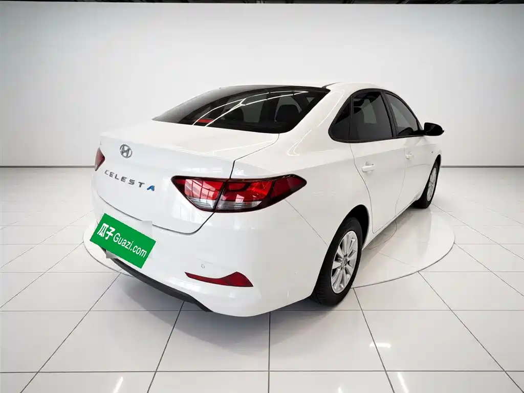 Hyundai Elantra 2020 — фото 7