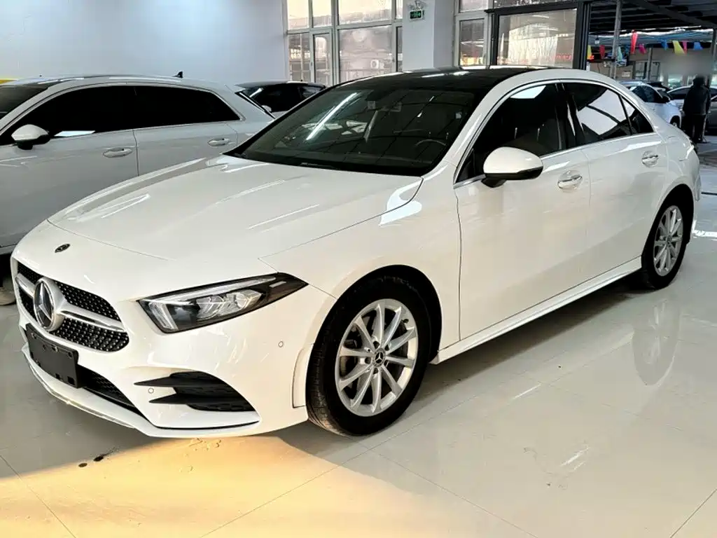 Mercedes-Benz A-Class 2019 — фото 2