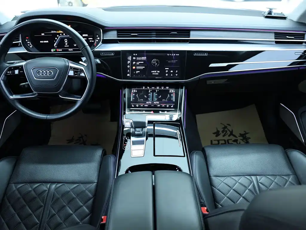Audi A8 2022 — фото 17
