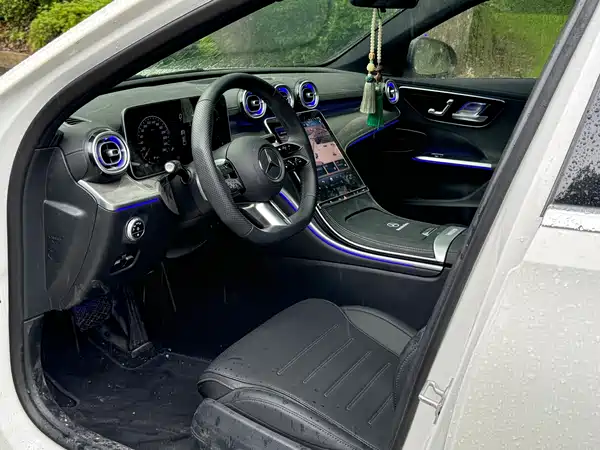 Mercedes-Benz C-Class 2024