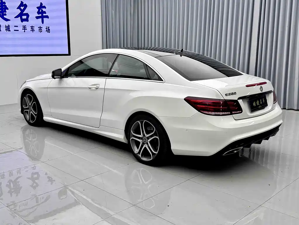 Mercedes-Benz E-Class 2016 — фото 12