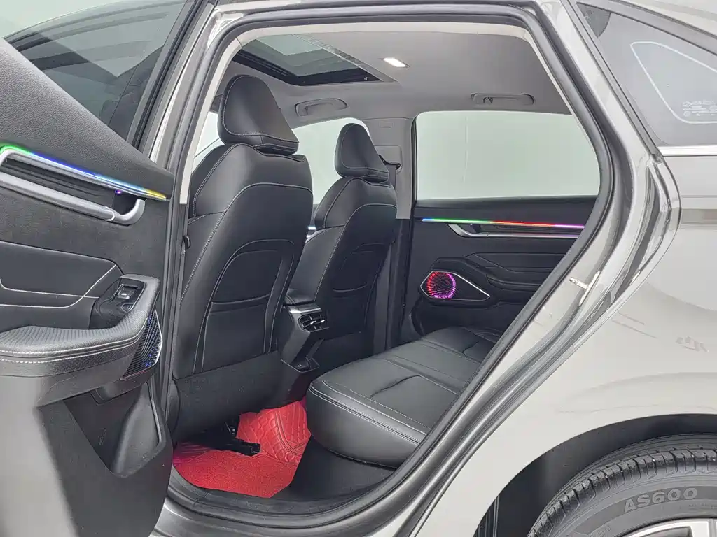 Geely Emgrand 2023 — фото 10