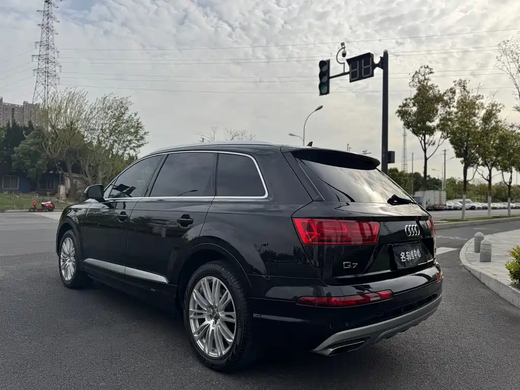 Audi Q7 2016 — фото 11