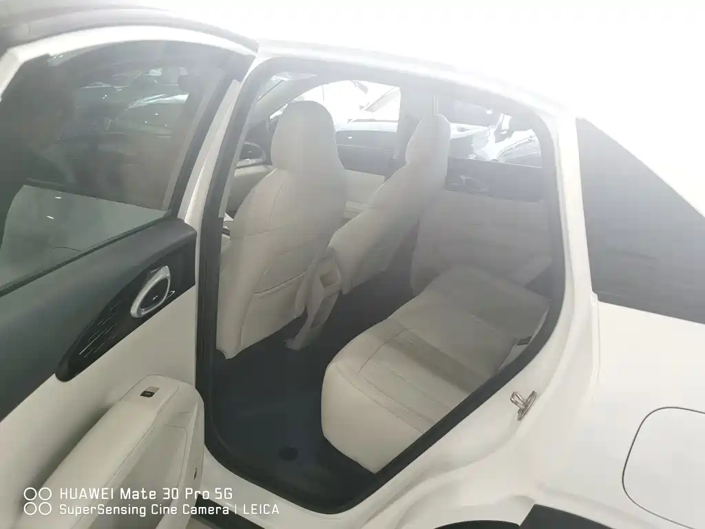 Geely Galaxy Starwish 2025 — фото 7