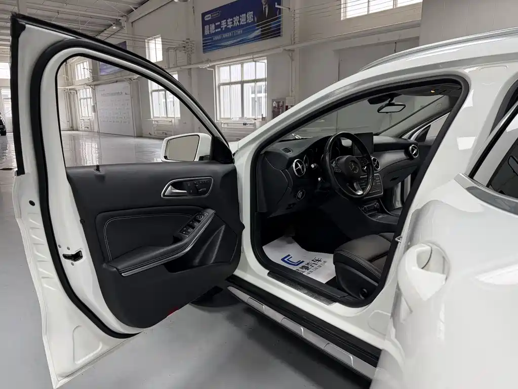 Mercedes-Benz GLA 2017 — фото 11