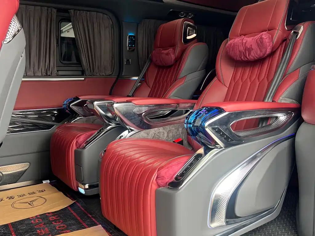 Toyota Hiace — фото 9