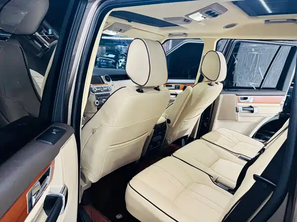 Land Rover Discovery 2011