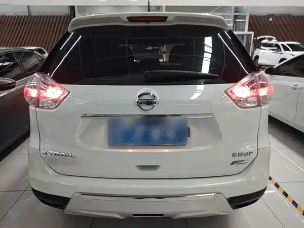 Nissan X-Trail 2015