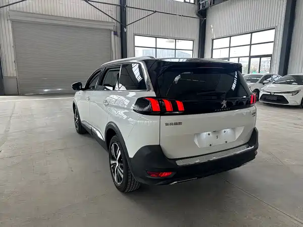 Peugeot 5008 2017