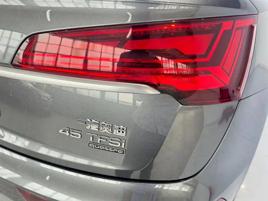 Audi Q5L 2022 — фото 22