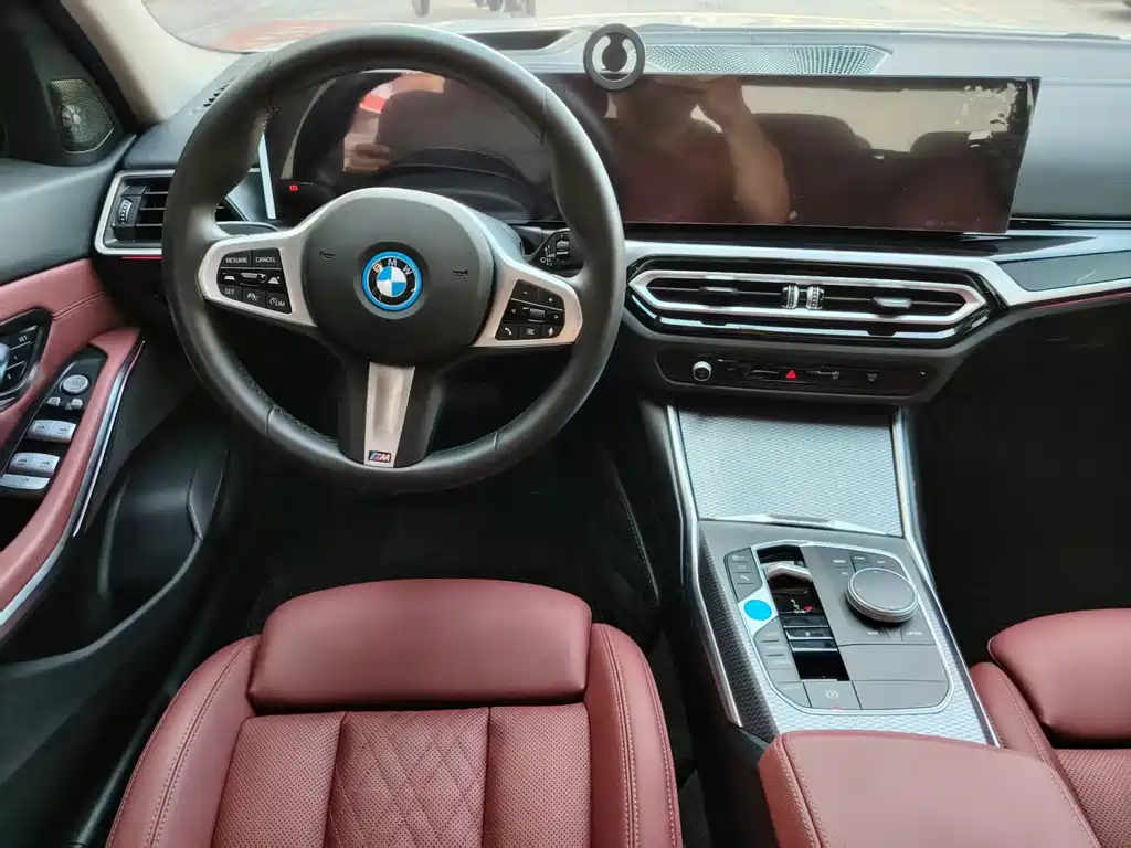 BMW i3 2024 — фото 8
