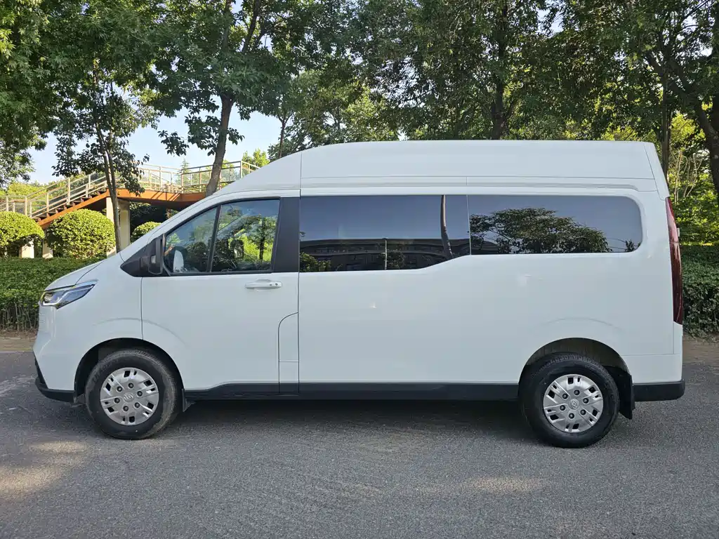 Maxus V70 2023