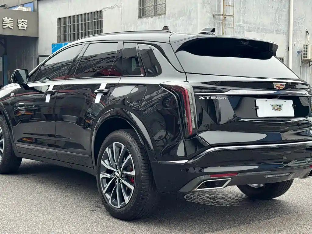 Cadillac XT5 2025 — фото 16