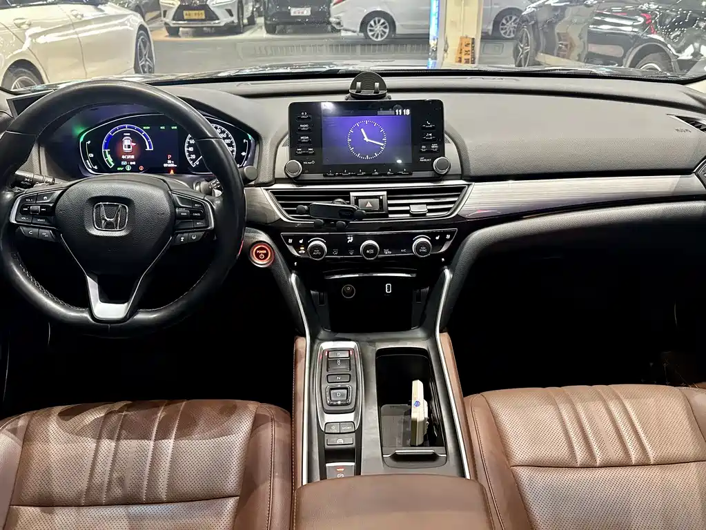 Honda Inspire 2021 — фото 10