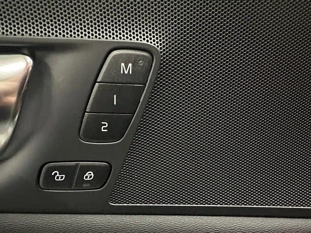 Volvo XC60 2025 — фото 13