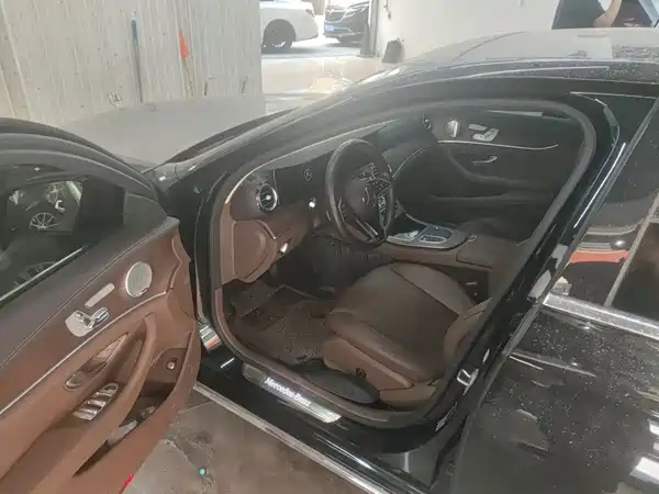Mercedes-Benz E-Class 2023