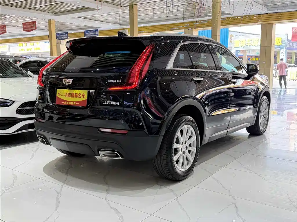 Cadillac XT4 2020 — фото 6