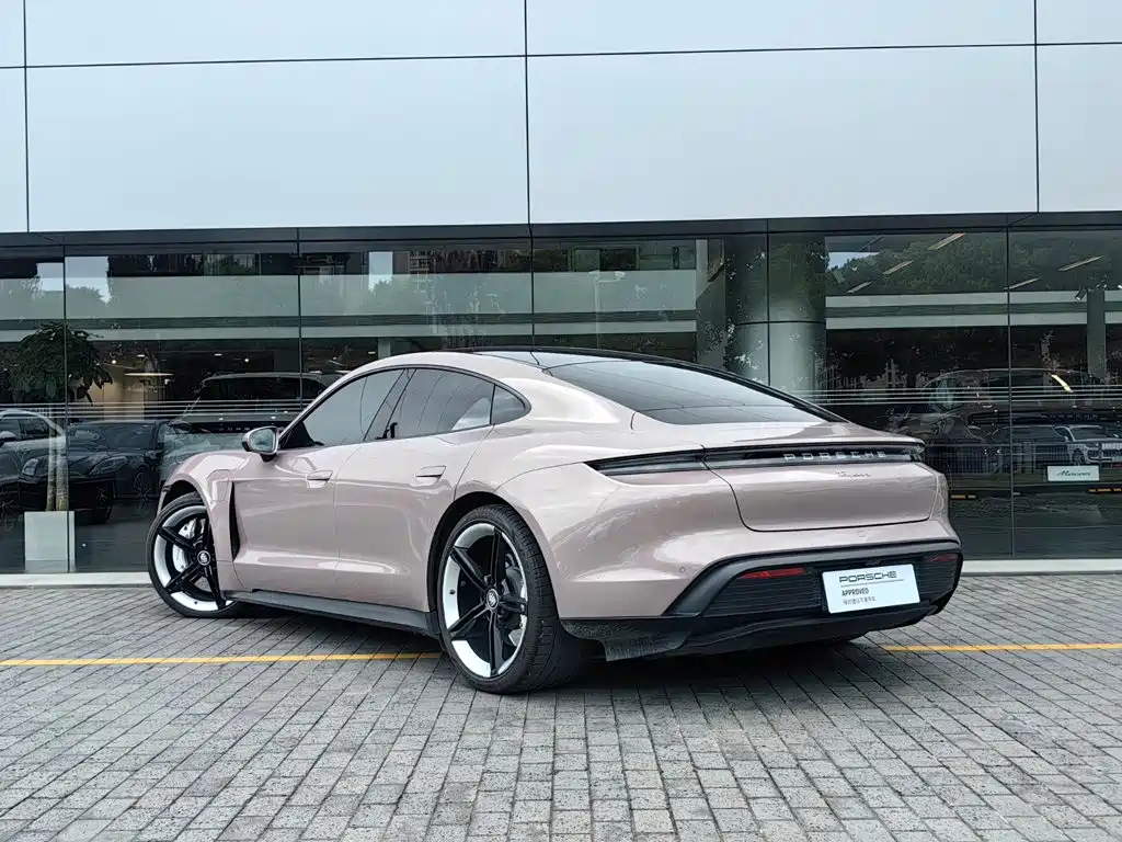 Porsche Taycan 2021 — фото 3