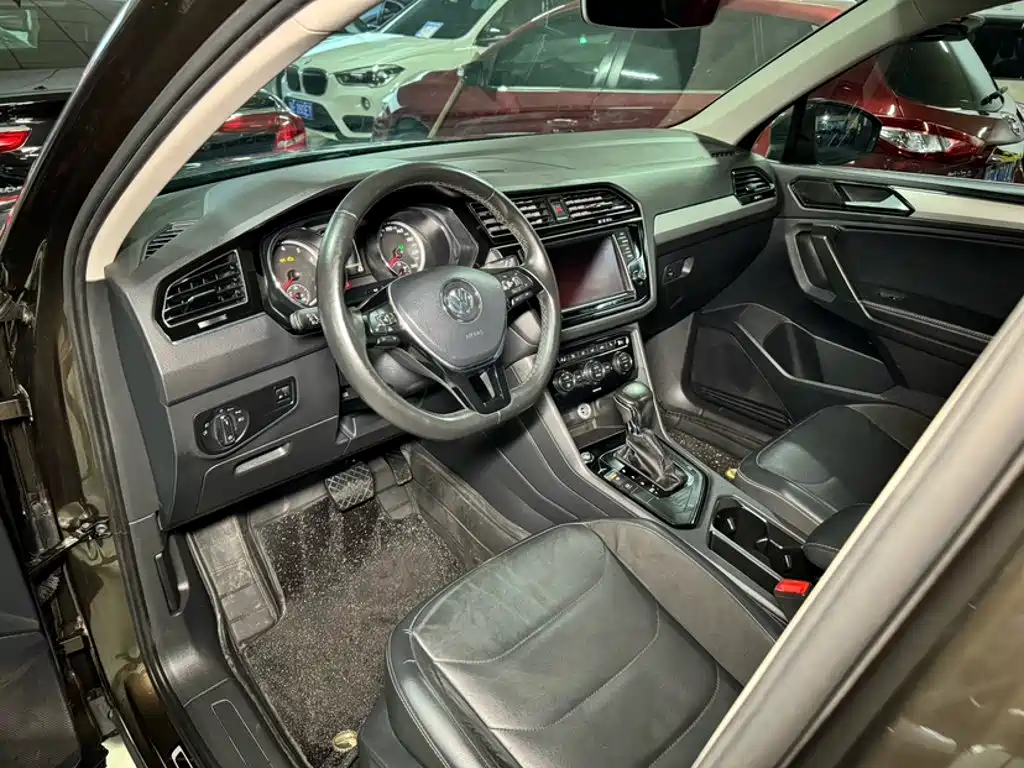 Volkswagen Tiguan L 2018 — фото 9