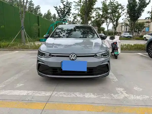 Volkswagen Golf 2023