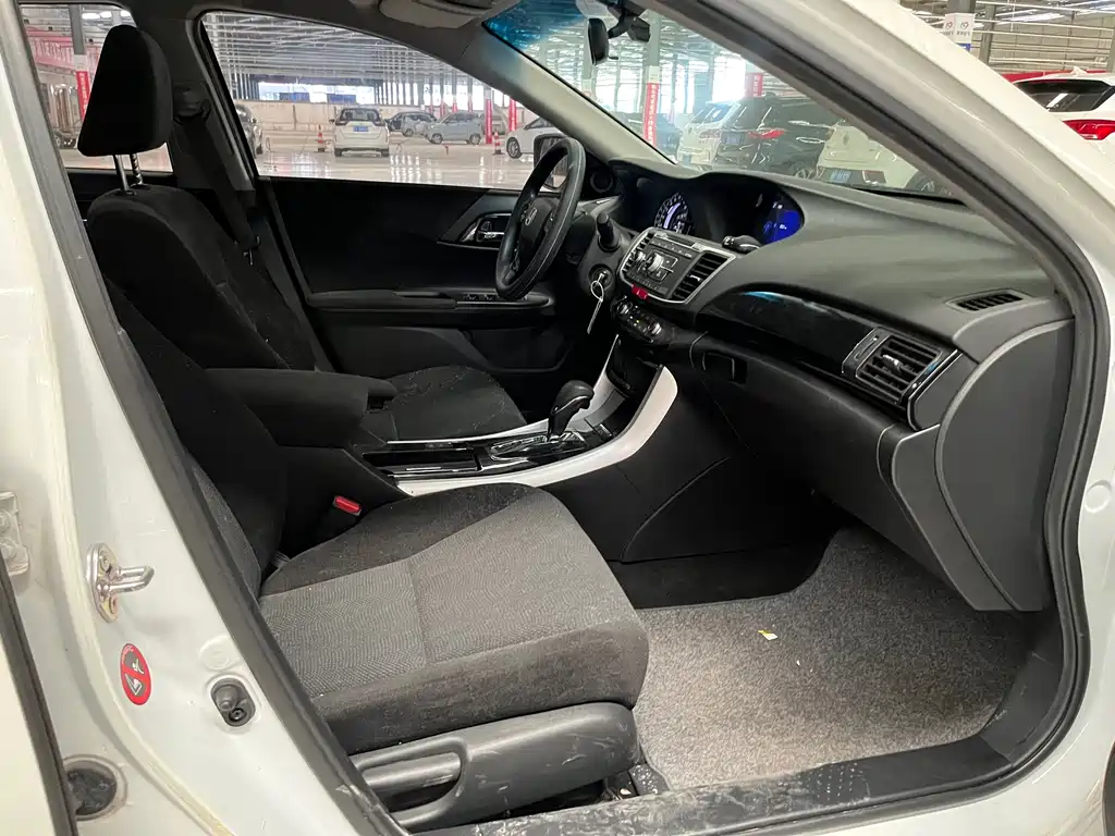 Honda Accord 2016 — фото 11