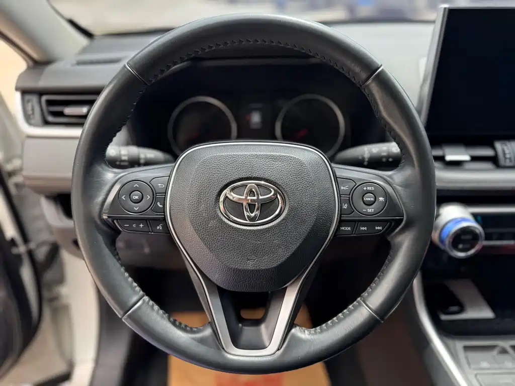 Toyota Wildlander 2023 — фото 10