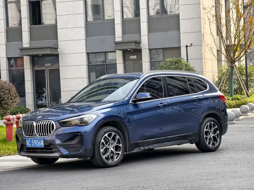BMW X1 2021 — фото 1