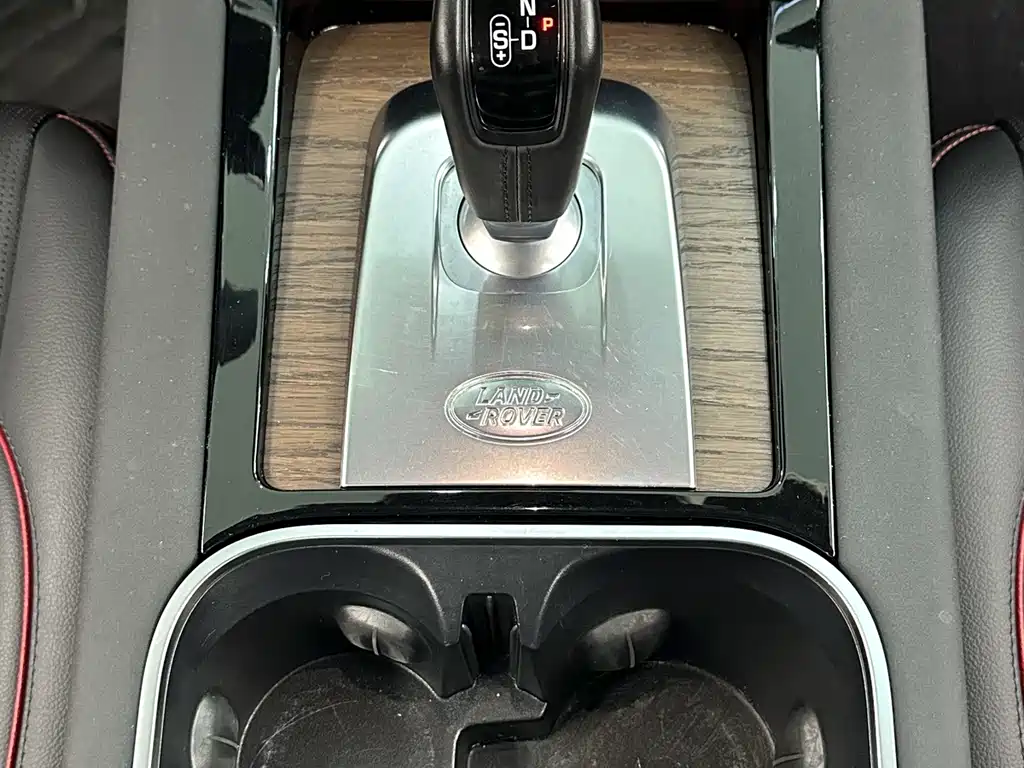 Land Rover Discovery Sport 2023 — фото 16