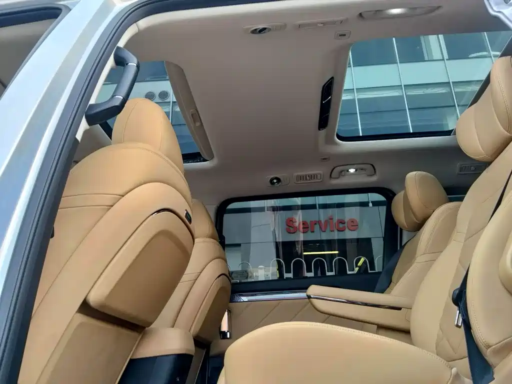GAC Trumpchi E8 PHEV 2024 — фото 13