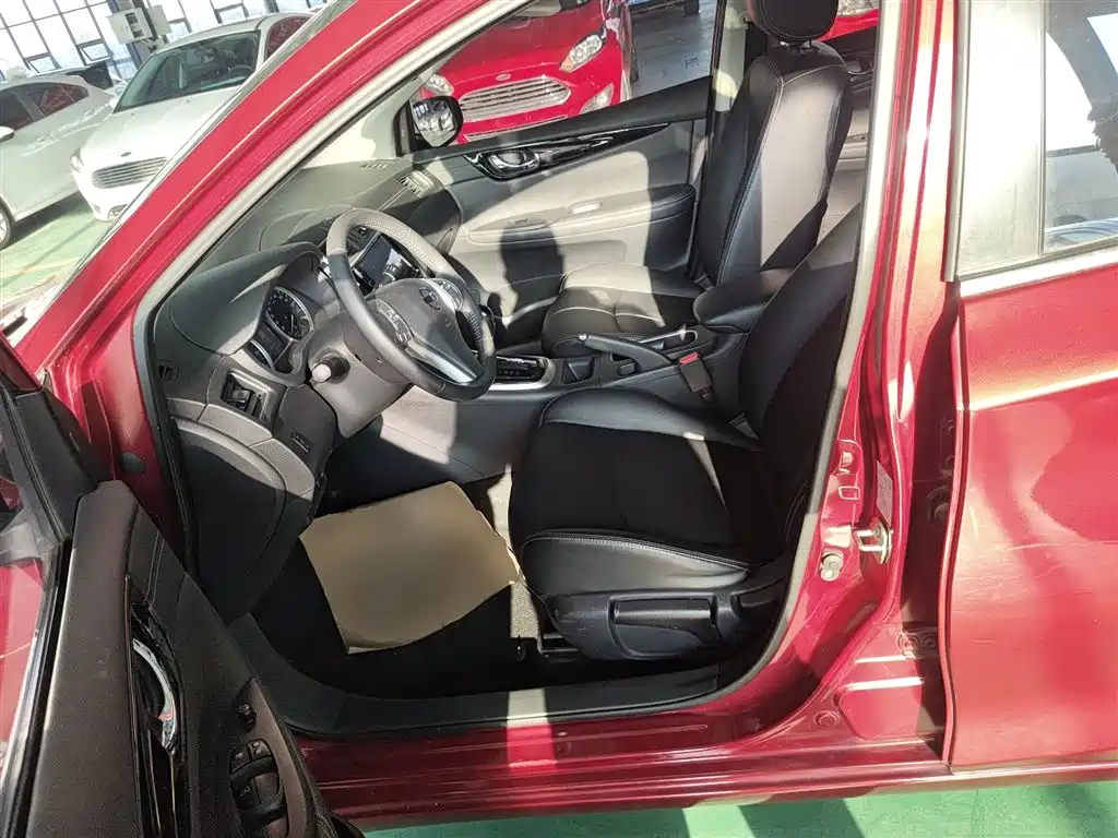 Nissan Tiida 2020 — фото 15