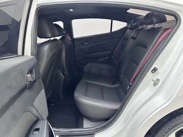 Hyundai Elantra 2019 — фото 16
