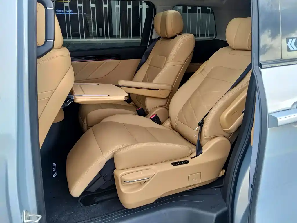 GAC Trumpchi E8 PHEV 2024 — фото 11