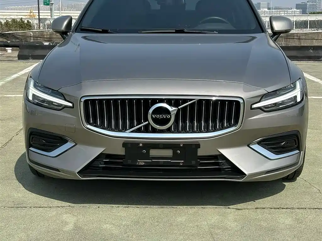 Volvo S60 2020 — фото 22